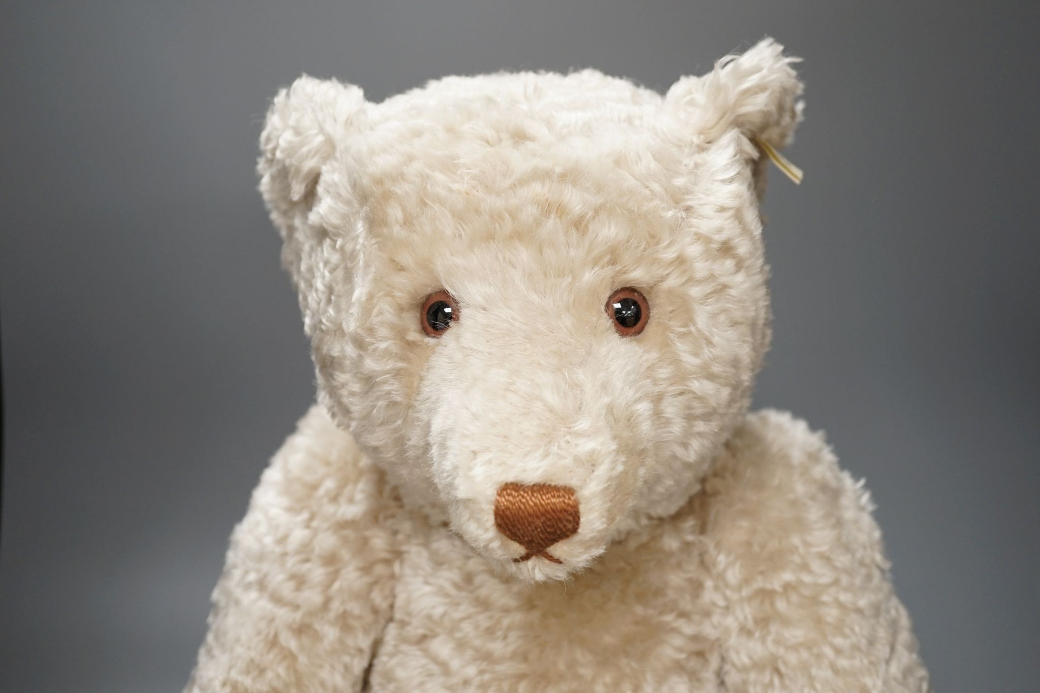 A replica white 1908 Steiff, 1994, with box and certificate